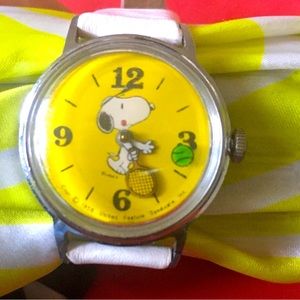 Snoopy Tennis Yellow Mystery Ball Wristwatch Vintage All Original Working.